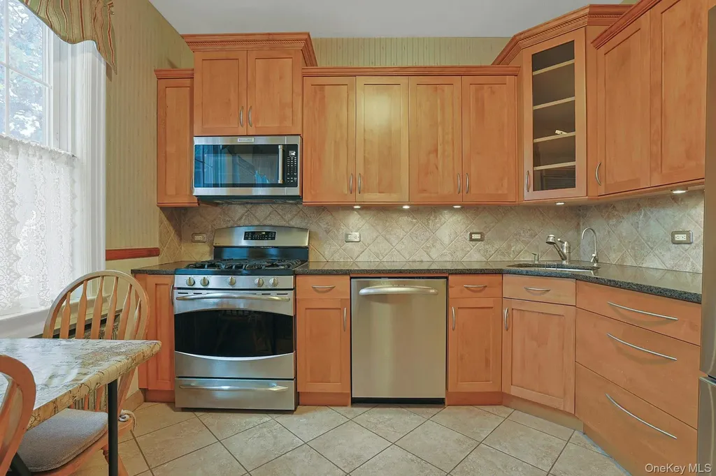 317 E 242nd Street Bronx NY 10470