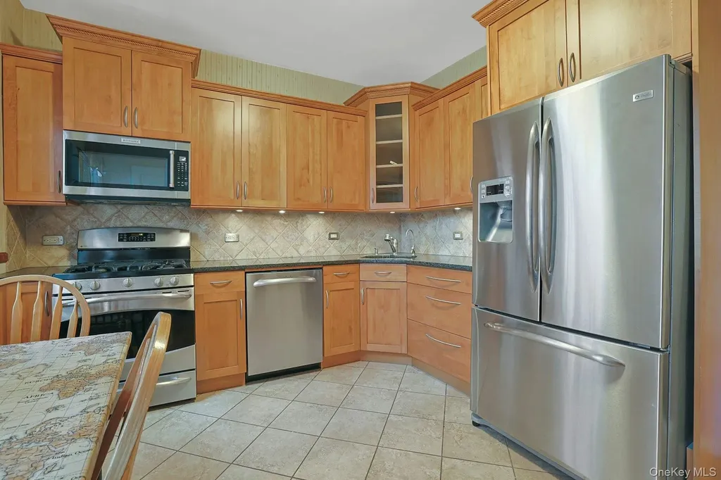 317 E 242nd Street Bronx NY 10470