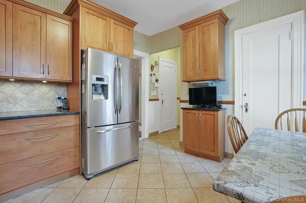317 E 242nd Street Bronx NY 10470