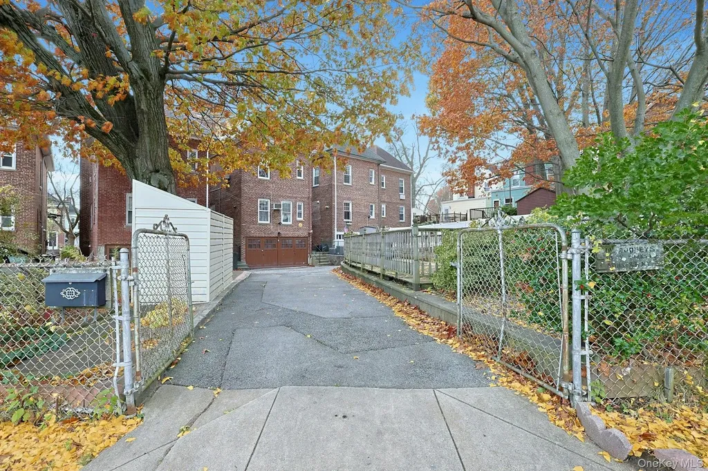 317 E 242nd Street Bronx NY 10470