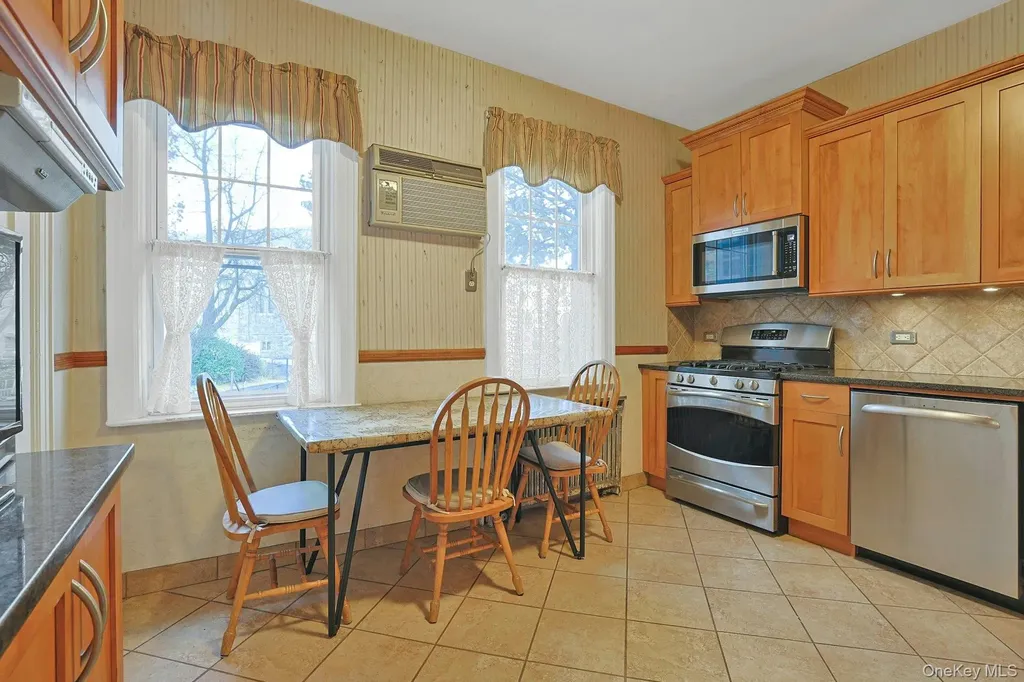 317 E 242nd Street Bronx NY 10470