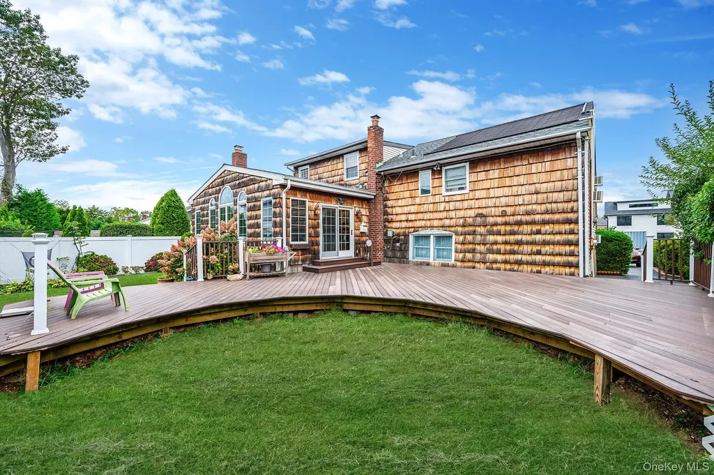 3676 Regent Lane Wantagh NY 11793