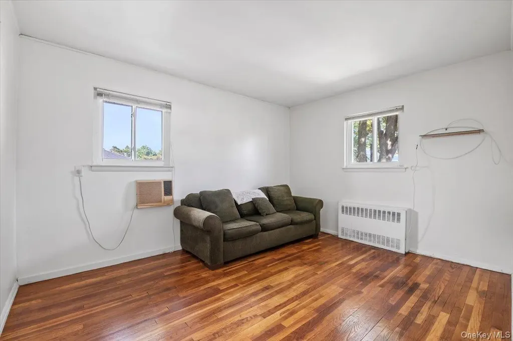 15 Alma Lane Plainview NY 11803