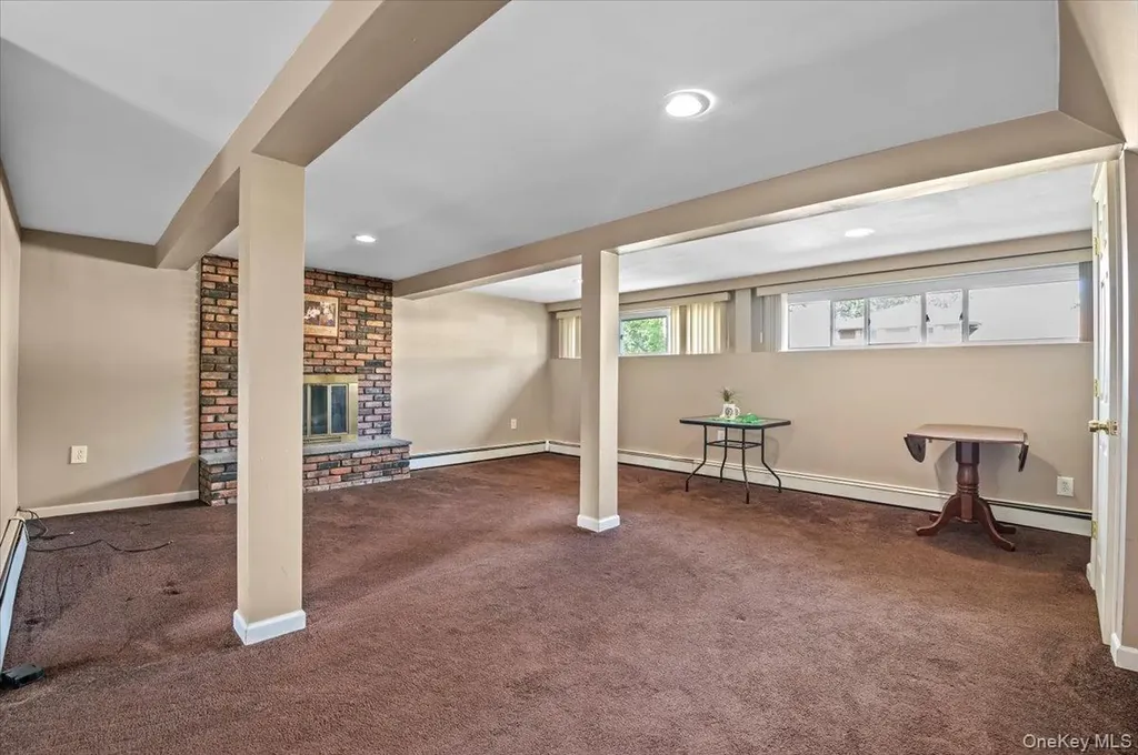 15 Alma Lane Plainview NY 11803