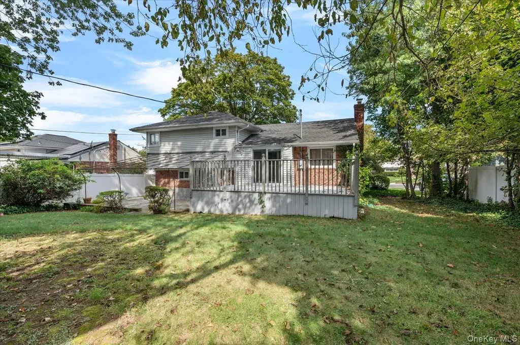 15 Alma Lane Plainview NY 11803