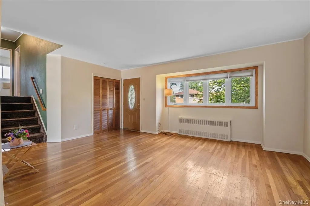 15 Alma Lane Plainview NY 11803