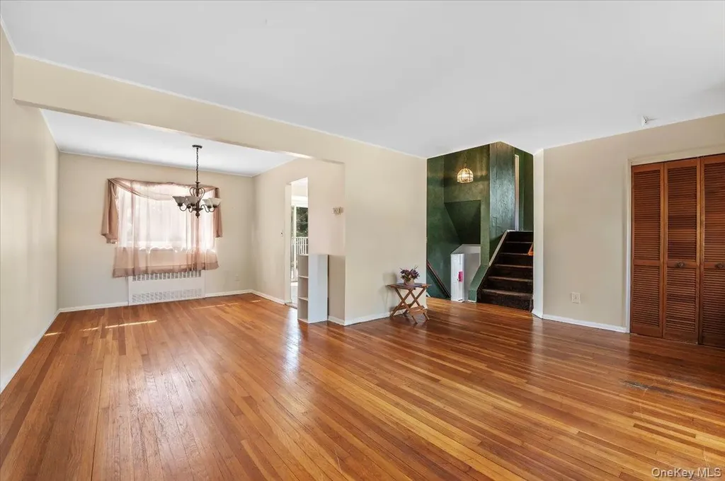 15 Alma Lane Plainview NY 11803
