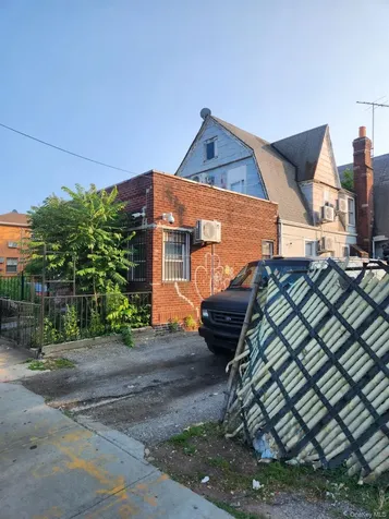 103-16 Van Wyck Expressway Richmond Hill S. NY 11419