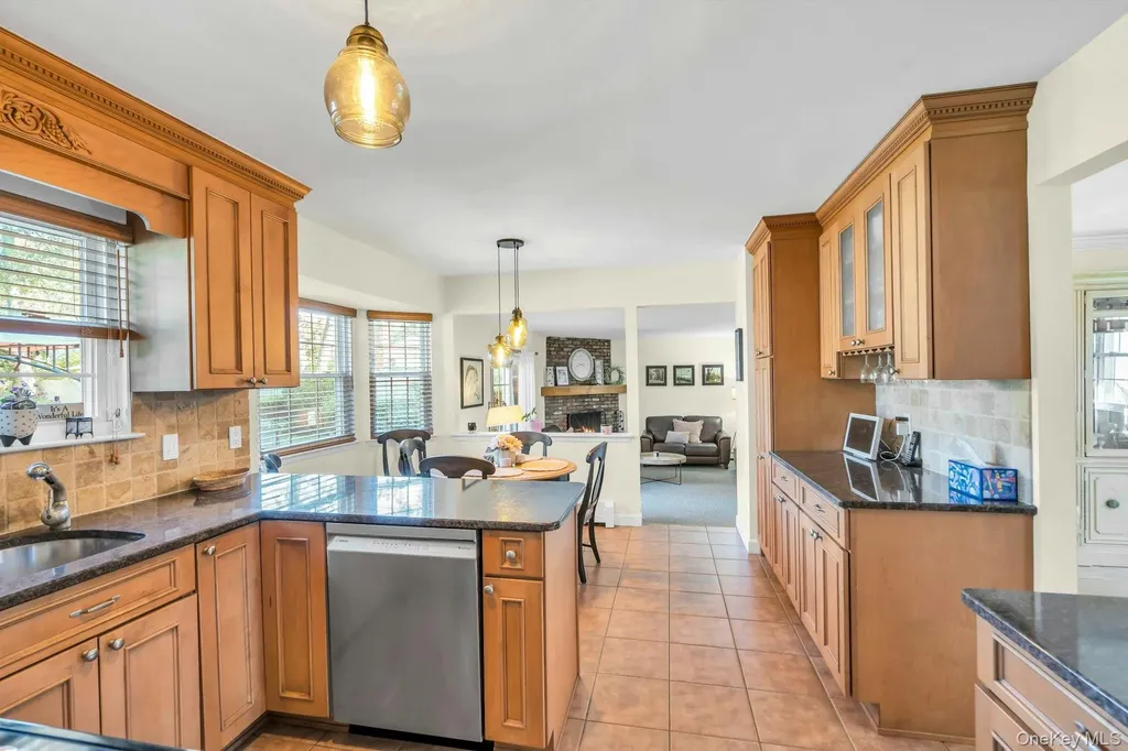 177 N Bicycle Path Selden NY 11784