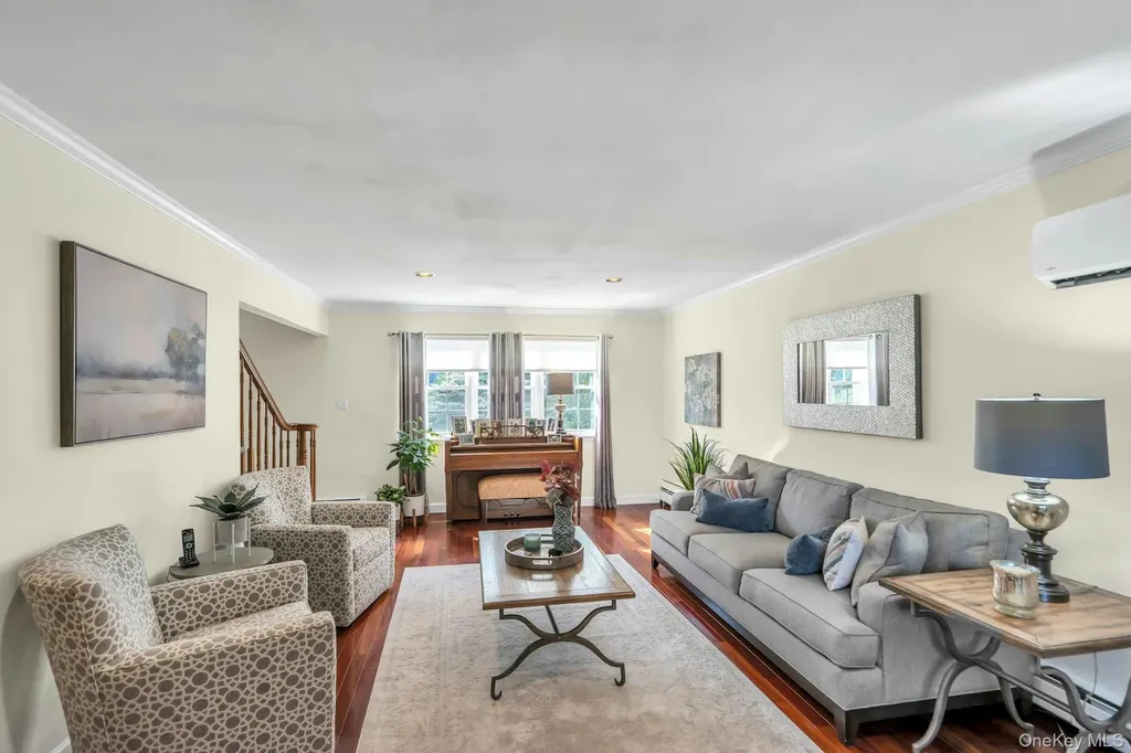 177 N Bicycle Path Selden NY 11784