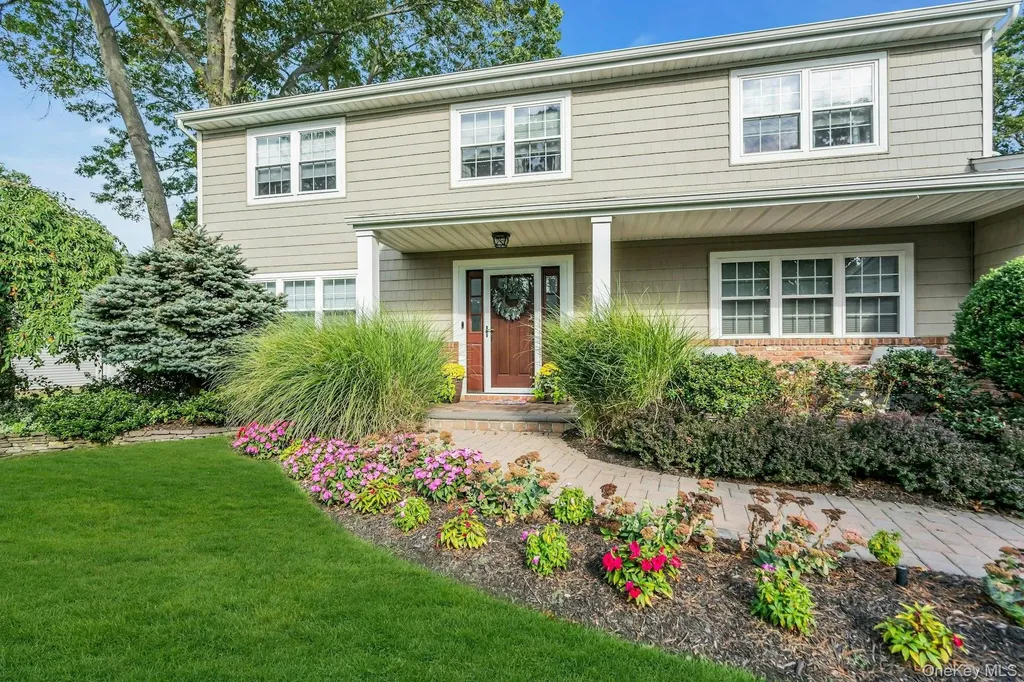 177 N Bicycle Path Selden NY 11784