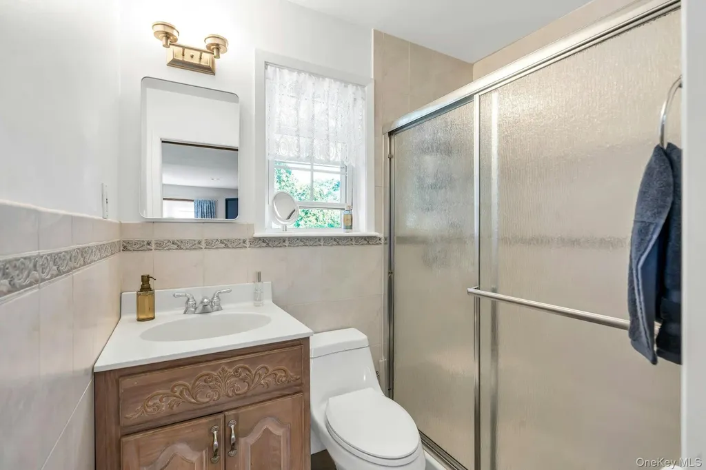 177 N Bicycle Path Selden NY 11784