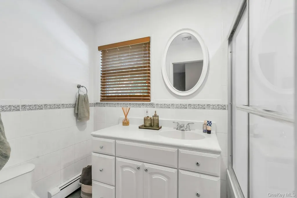 177 N Bicycle Path Selden NY 11784