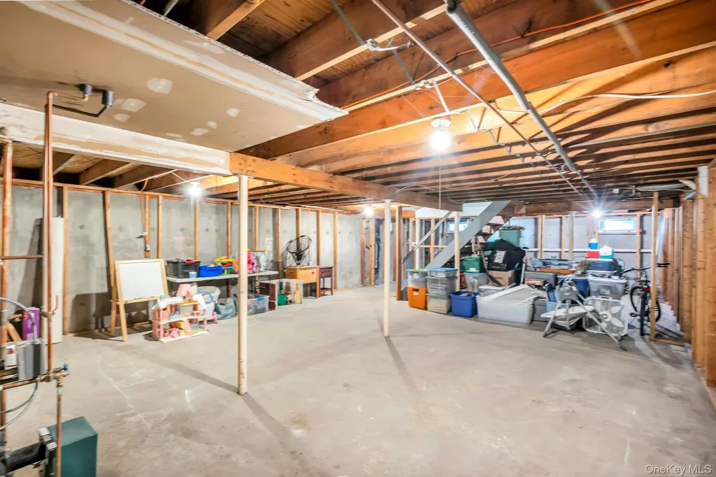 177 N Bicycle Path Selden NY 11784