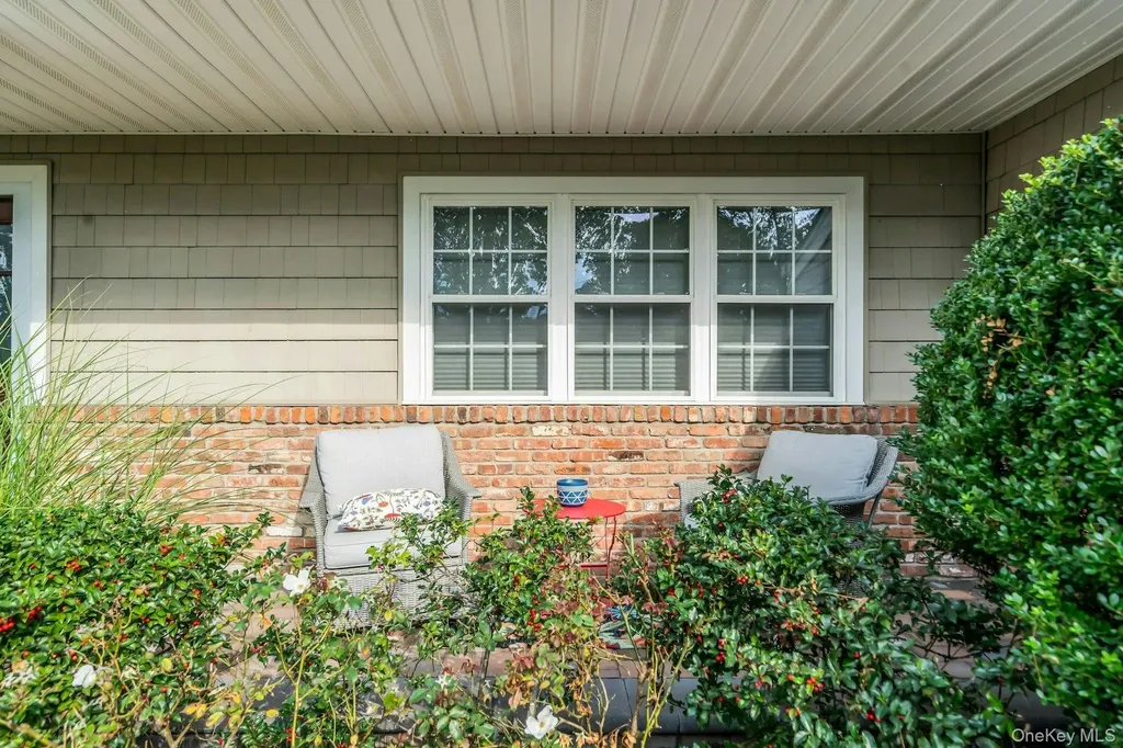 177 N Bicycle Path Selden NY 11784