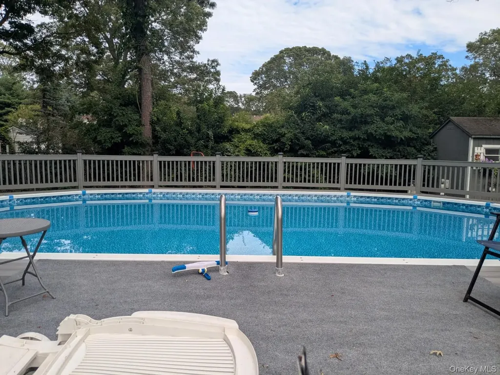 177 N Bicycle Path Selden NY 11784