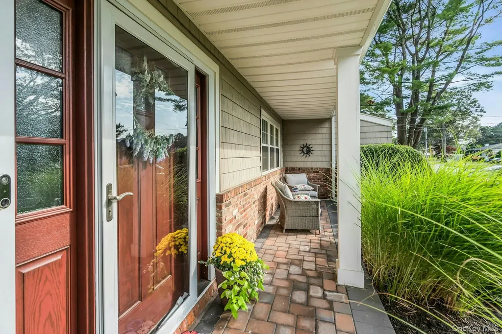 177 N Bicycle Path Selden NY 11784
