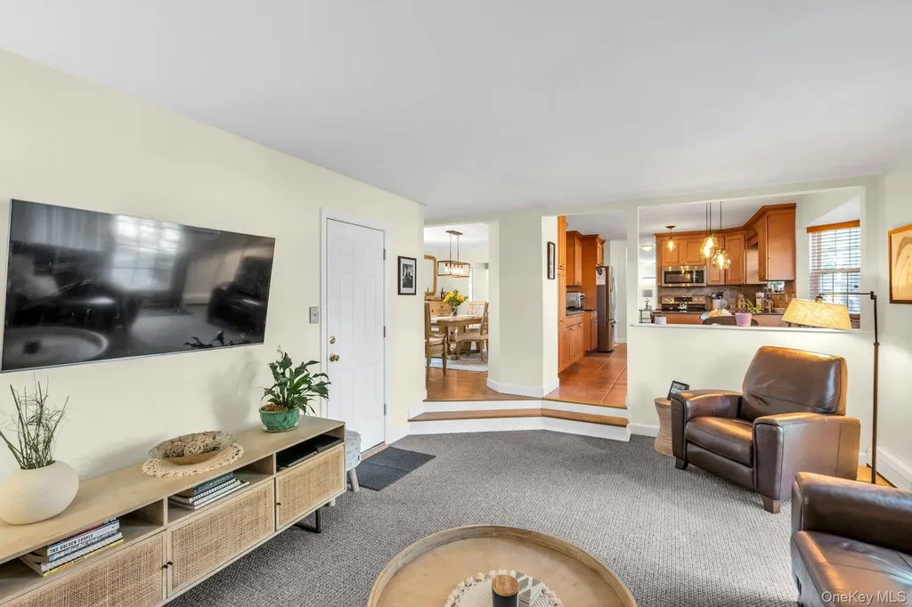 177 N Bicycle Path Selden NY 11784
