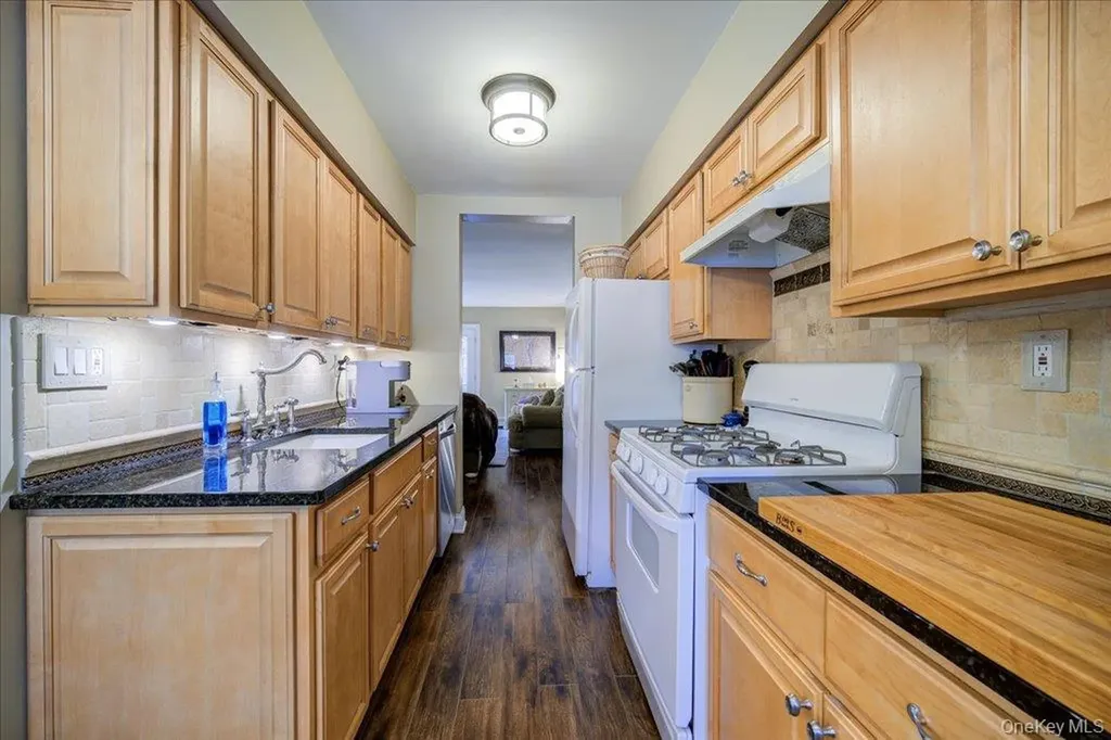 8 Park Row Middletown NY 10941