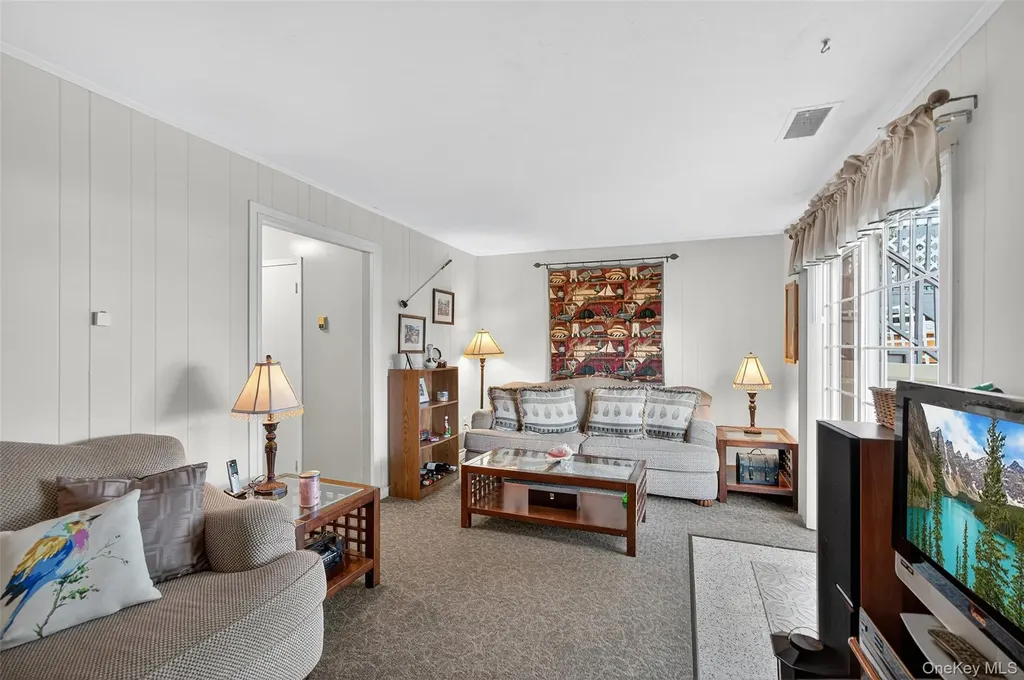 29 Red Barn Lane Middletown NY 10940