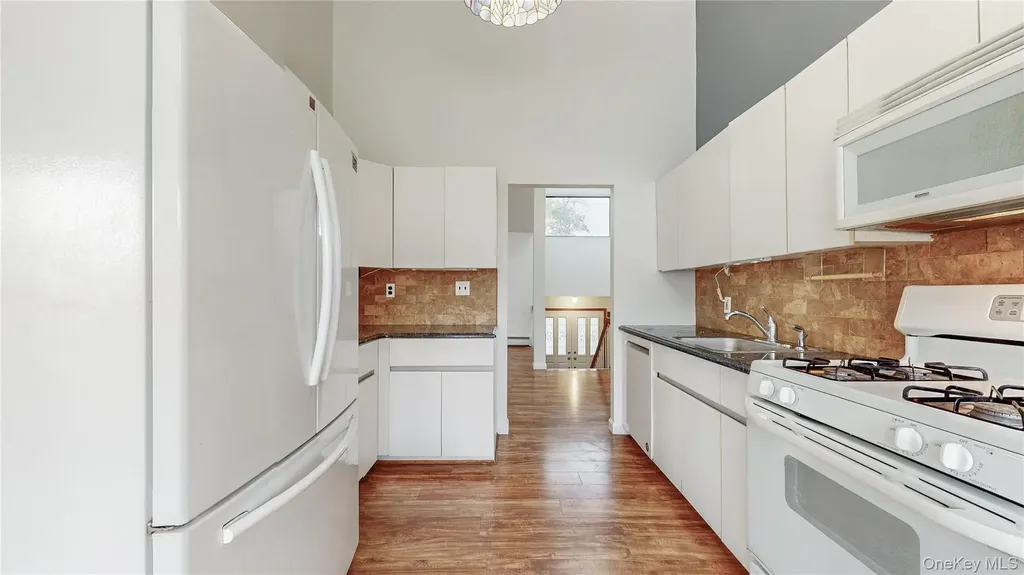 3268 Jackson Avenue Wantagh NY 11793