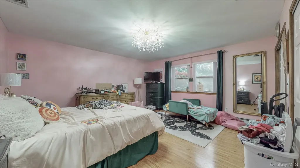3268 Jackson Avenue Wantagh NY 11793