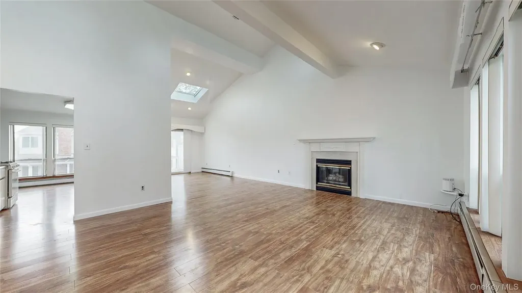 3268 Jackson Avenue Wantagh NY 11793
