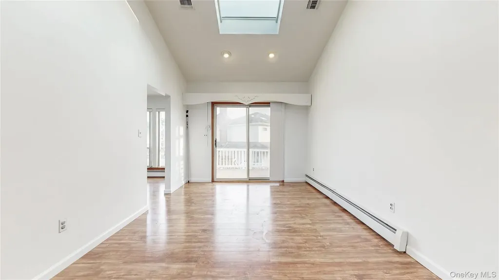3268 Jackson Avenue Wantagh NY 11793