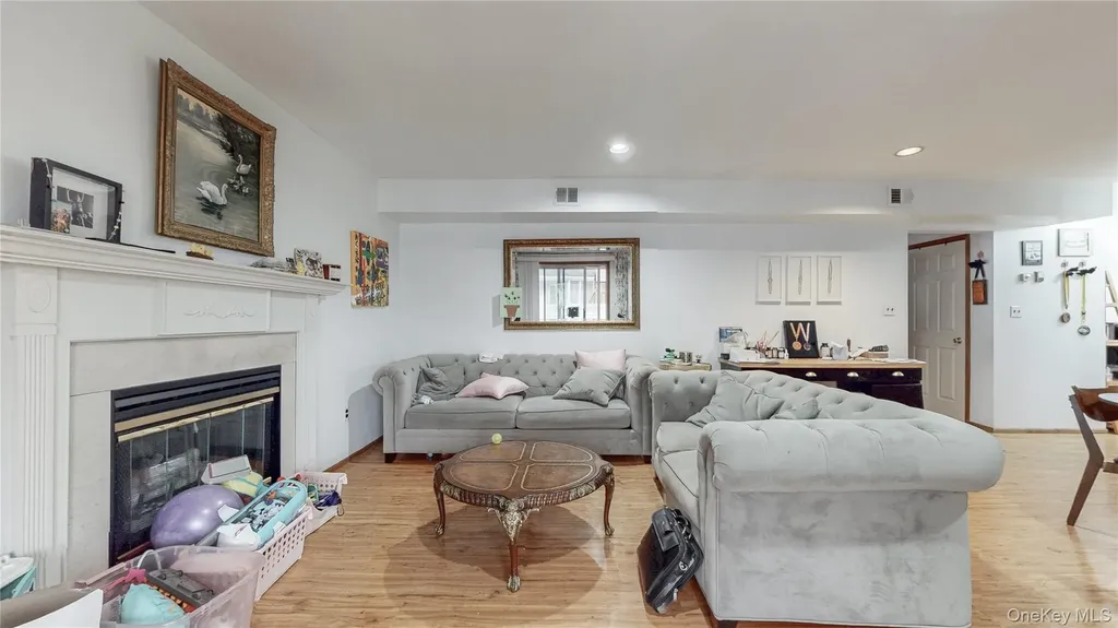 3268 Jackson Avenue Wantagh NY 11793