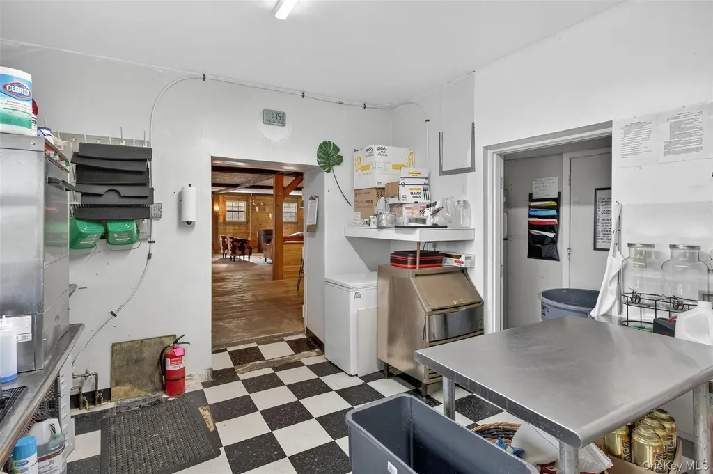 65 Four Corners Road Warwick NY 10990