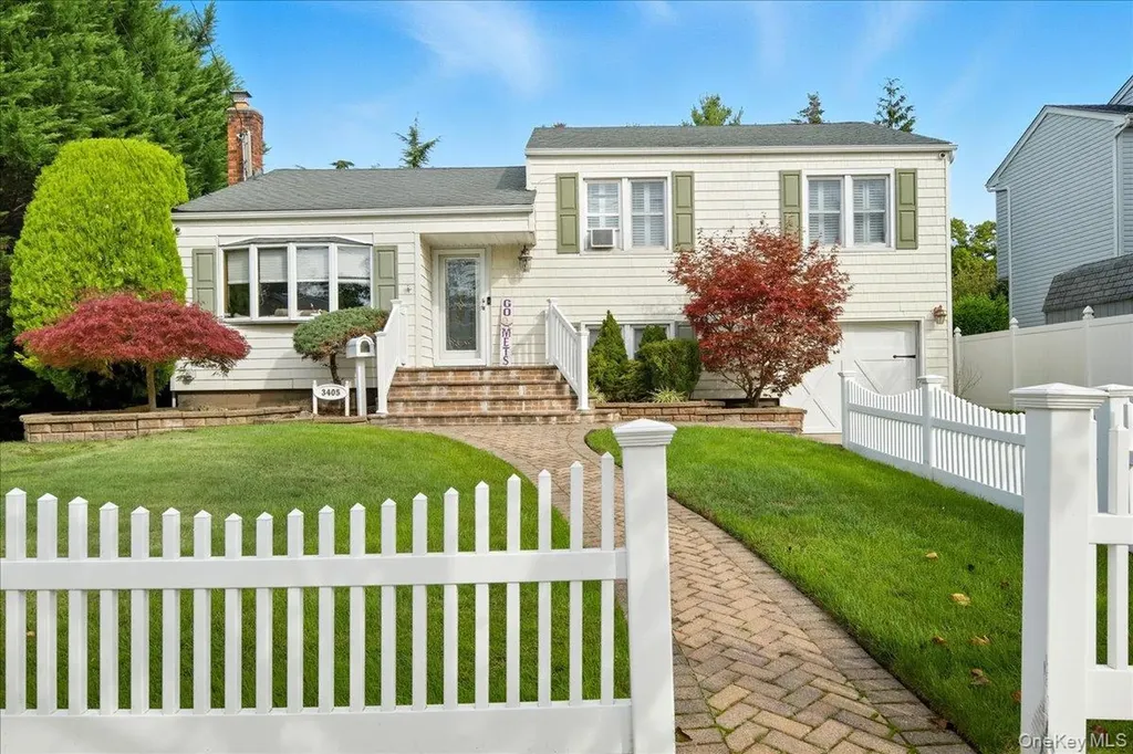 3405 Lufberry Avenue Wantagh NY 11793