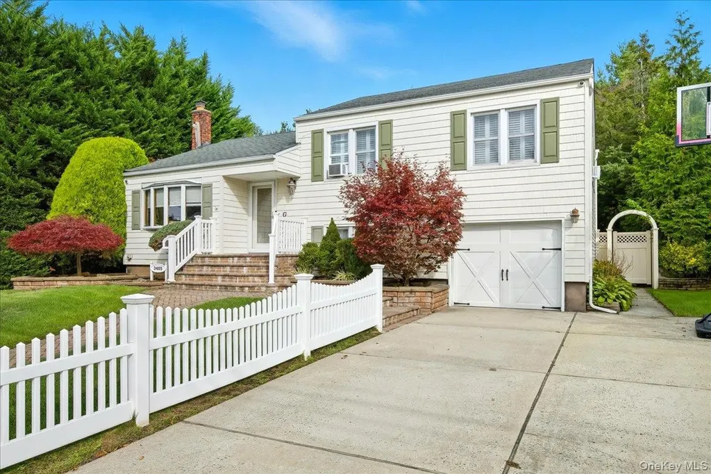 3405 Lufberry Avenue Wantagh NY 11793