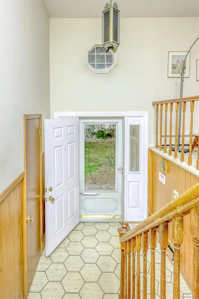 19 Mary Beth Drive Suffern NY 10901