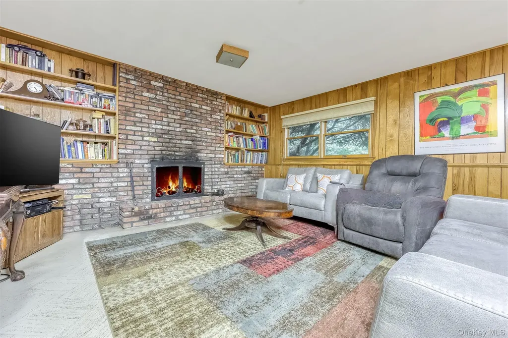 19 Mary Beth Drive Suffern NY 10901