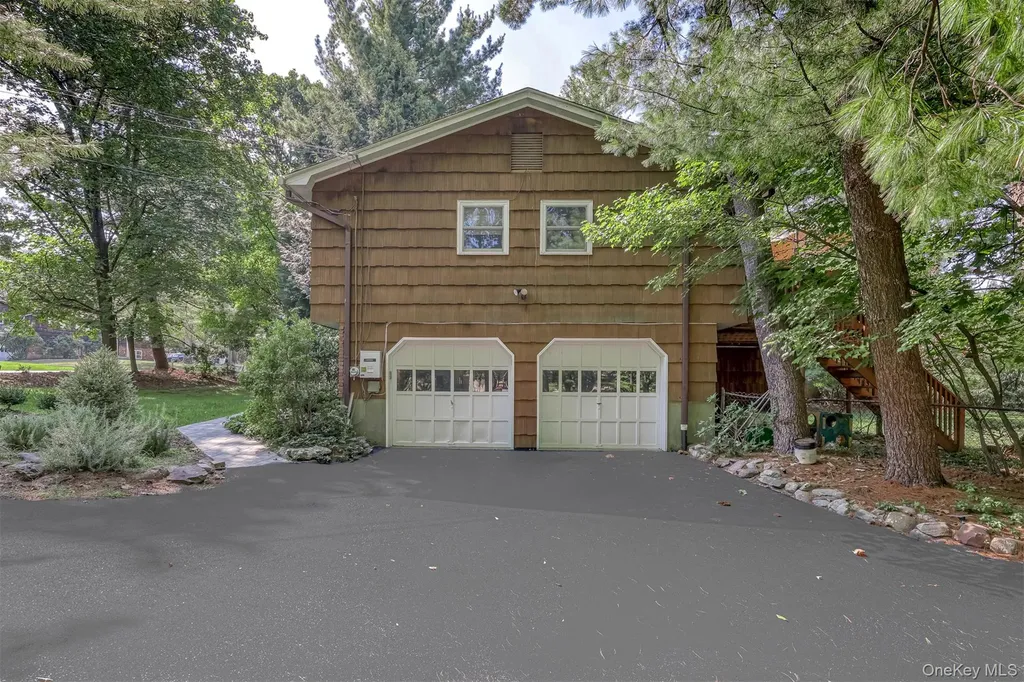 19 Mary Beth Drive Suffern NY 10901