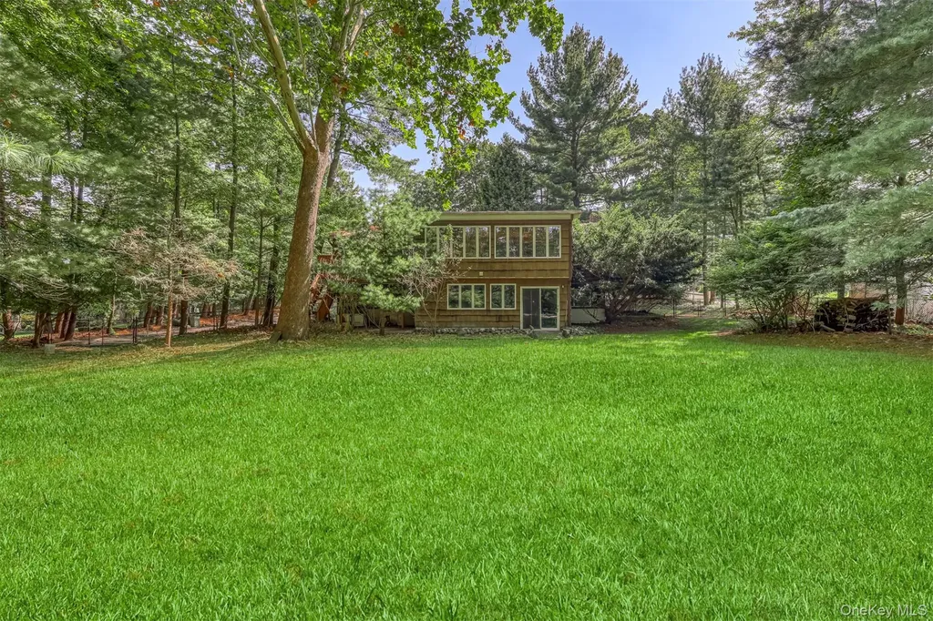 19 Mary Beth Drive Suffern NY 10901
