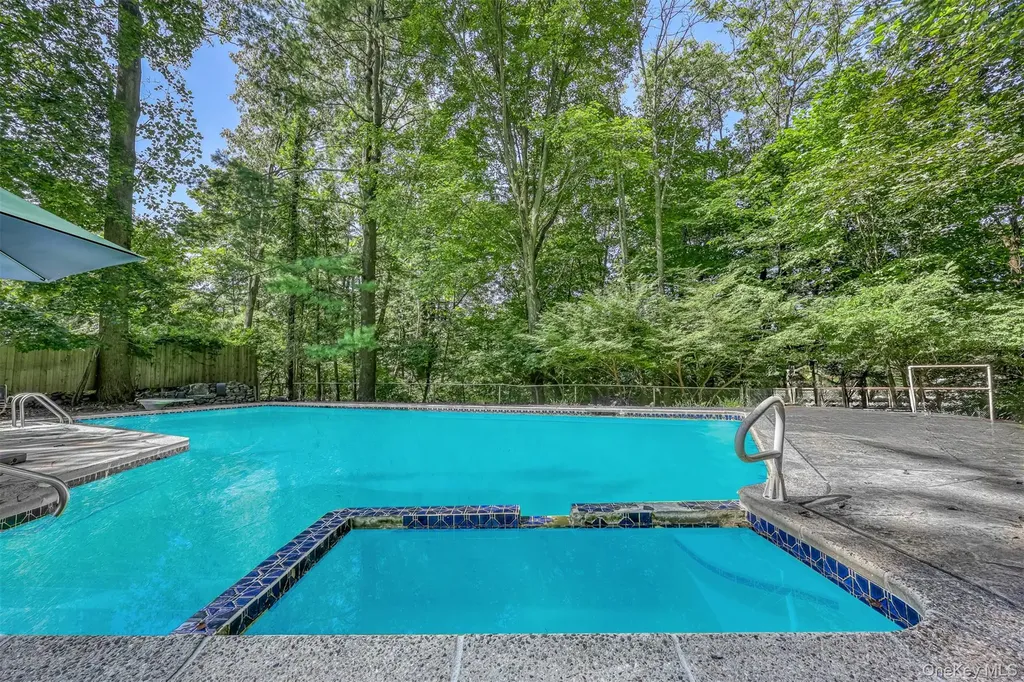 19 Mary Beth Drive Suffern NY 10901