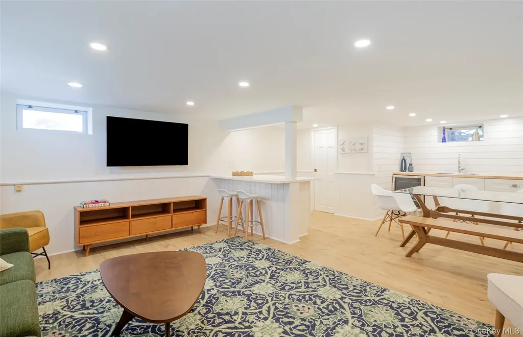 275 Maier Southold NY 11971