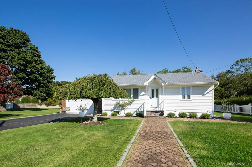 275 Maier Southold NY 11971