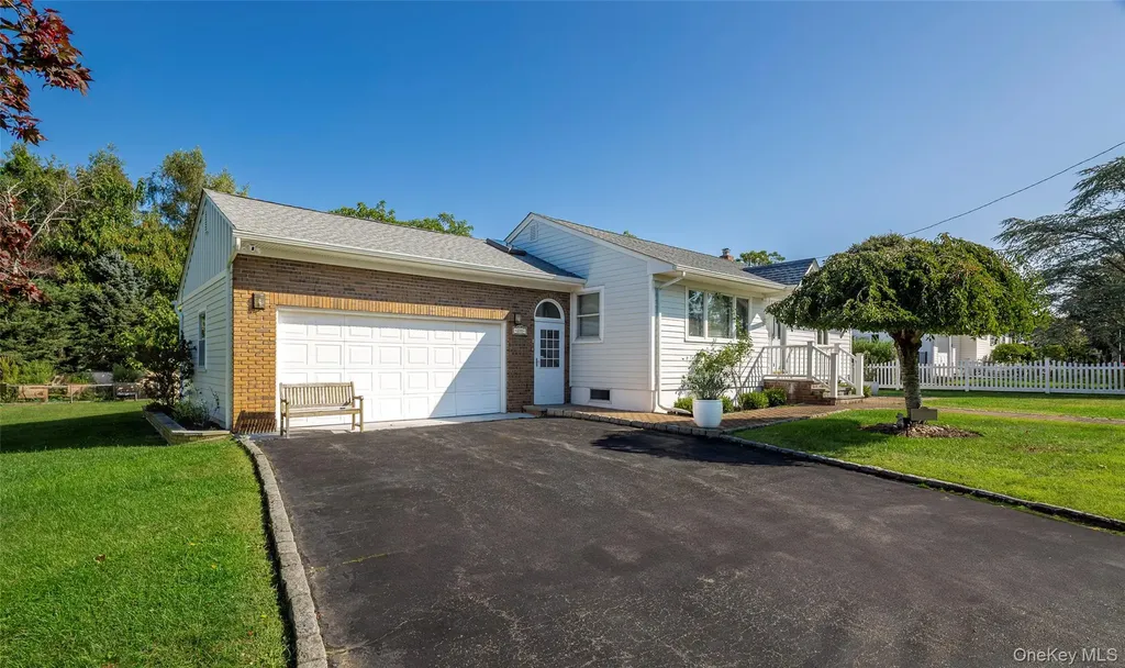 275 Maier Southold NY 11971