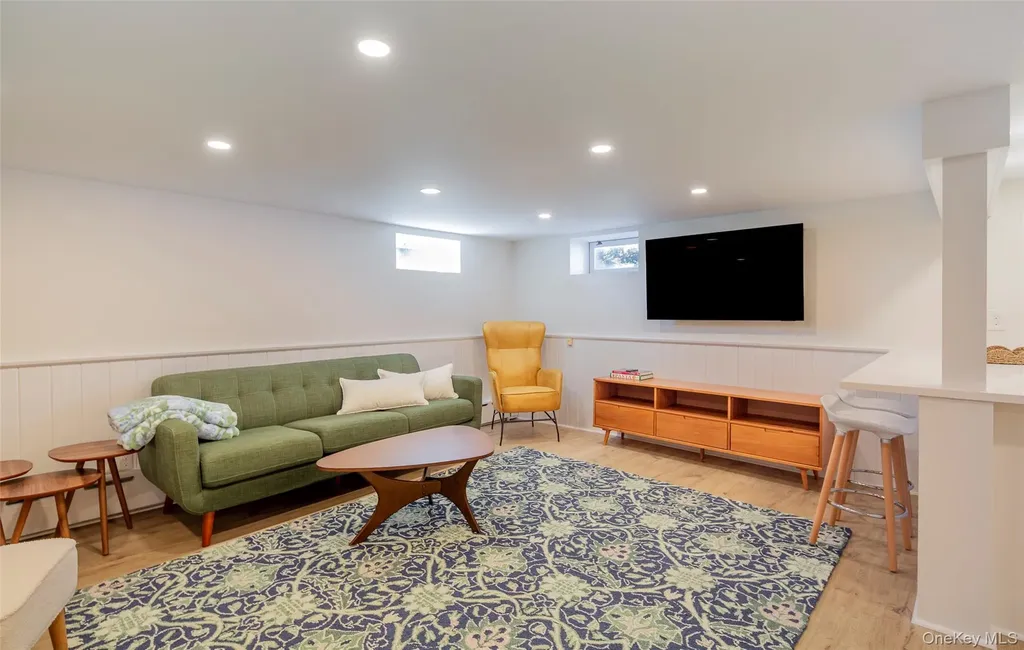 275 Maier Southold NY 11971