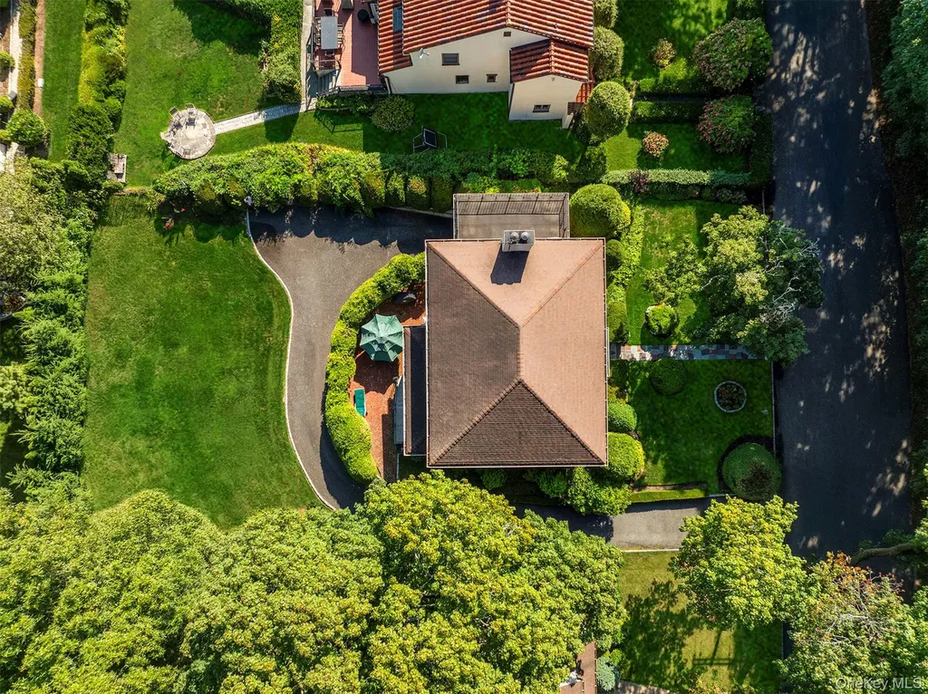 89 Park Drive Pelham NY 10803