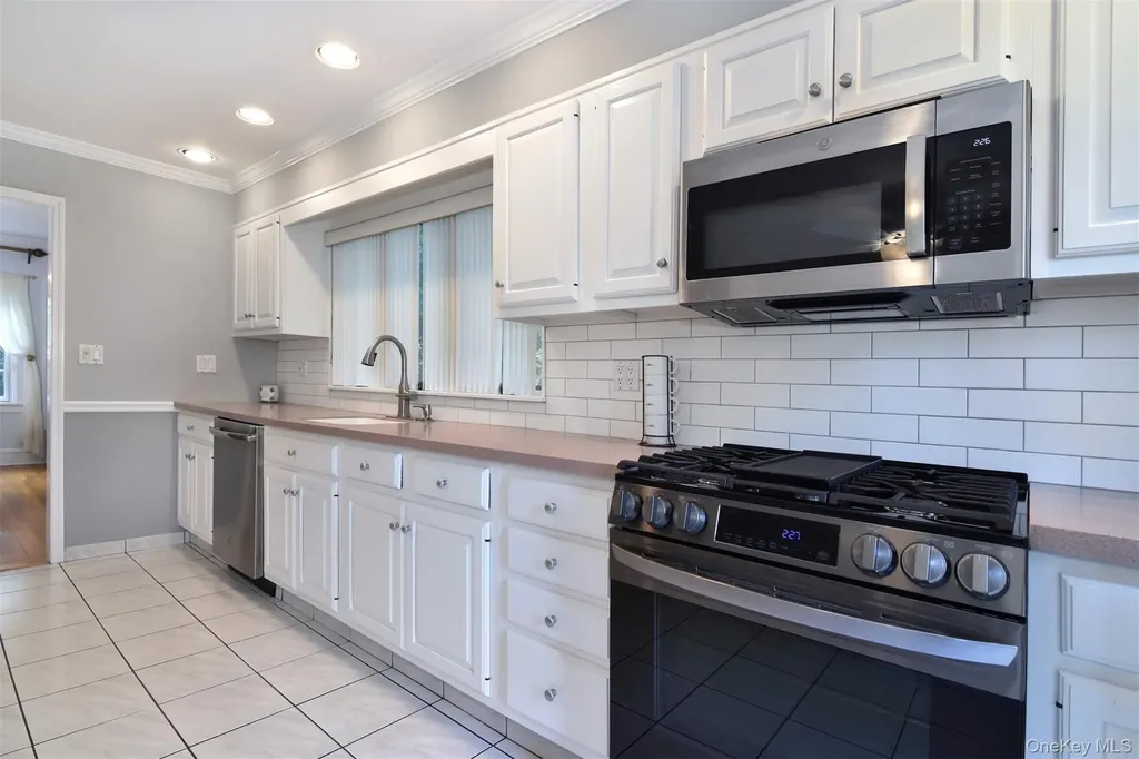 89 Park Drive Pelham NY 10803