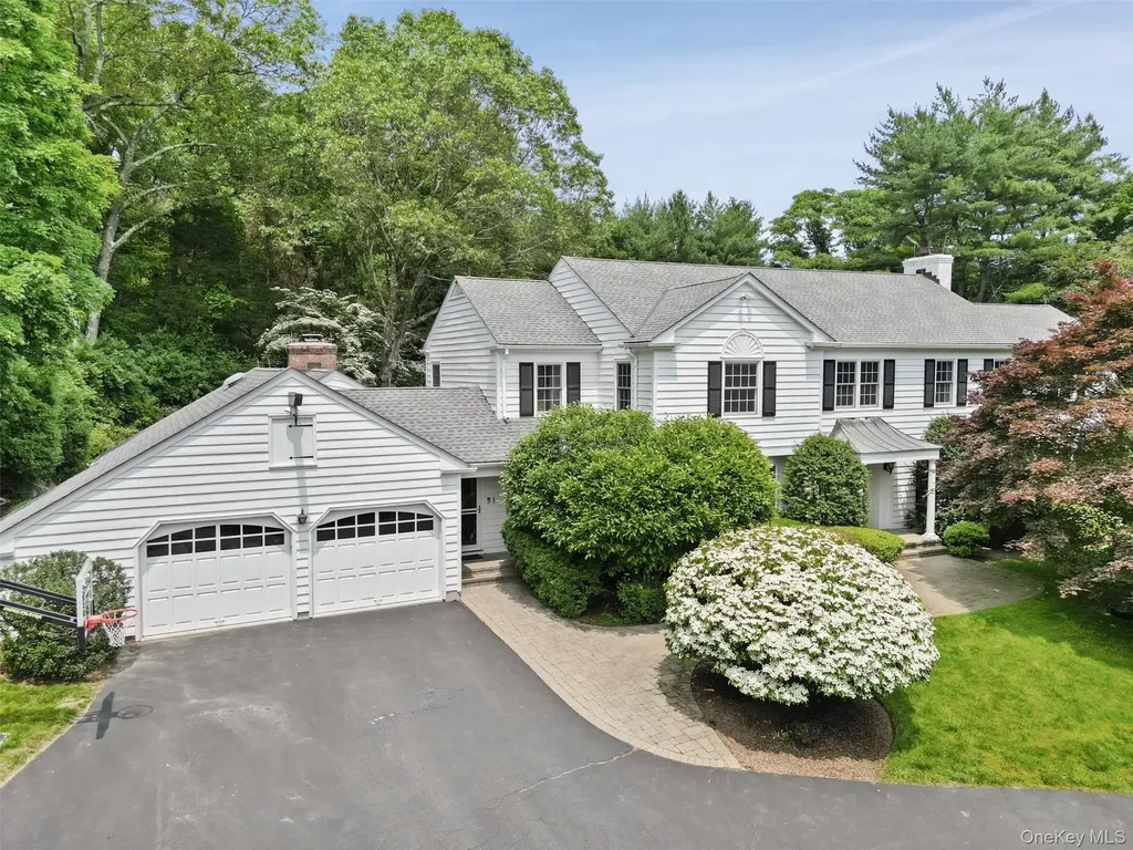 3 Round Hill Place Chappaqua NY 10514