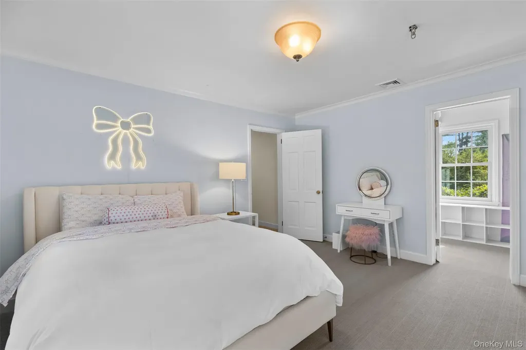 3 Round Hill Place Chappaqua NY 10514