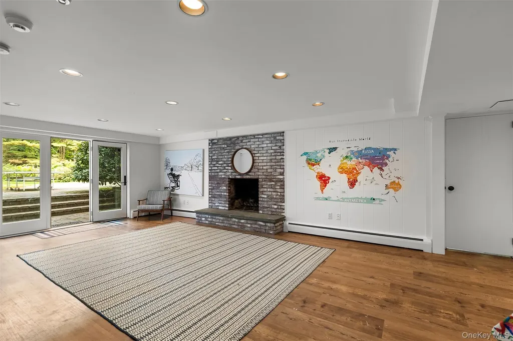 3 Round Hill Place Chappaqua NY 10514