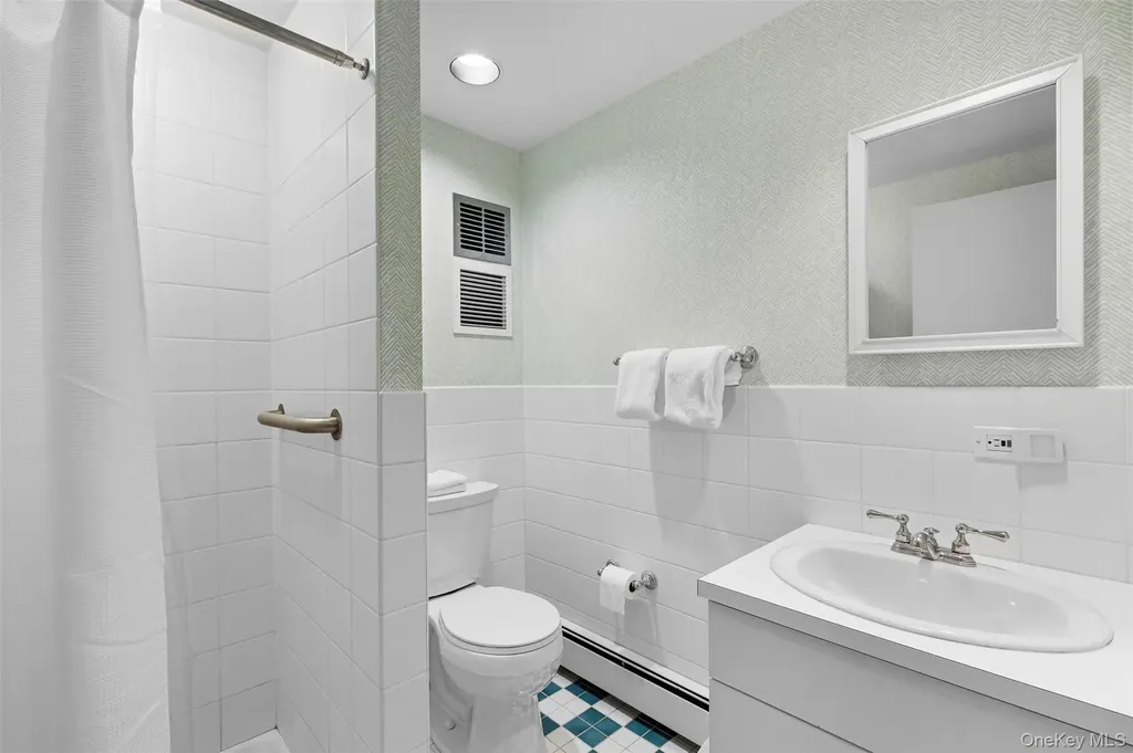 3 Round Hill Place Chappaqua NY 10514