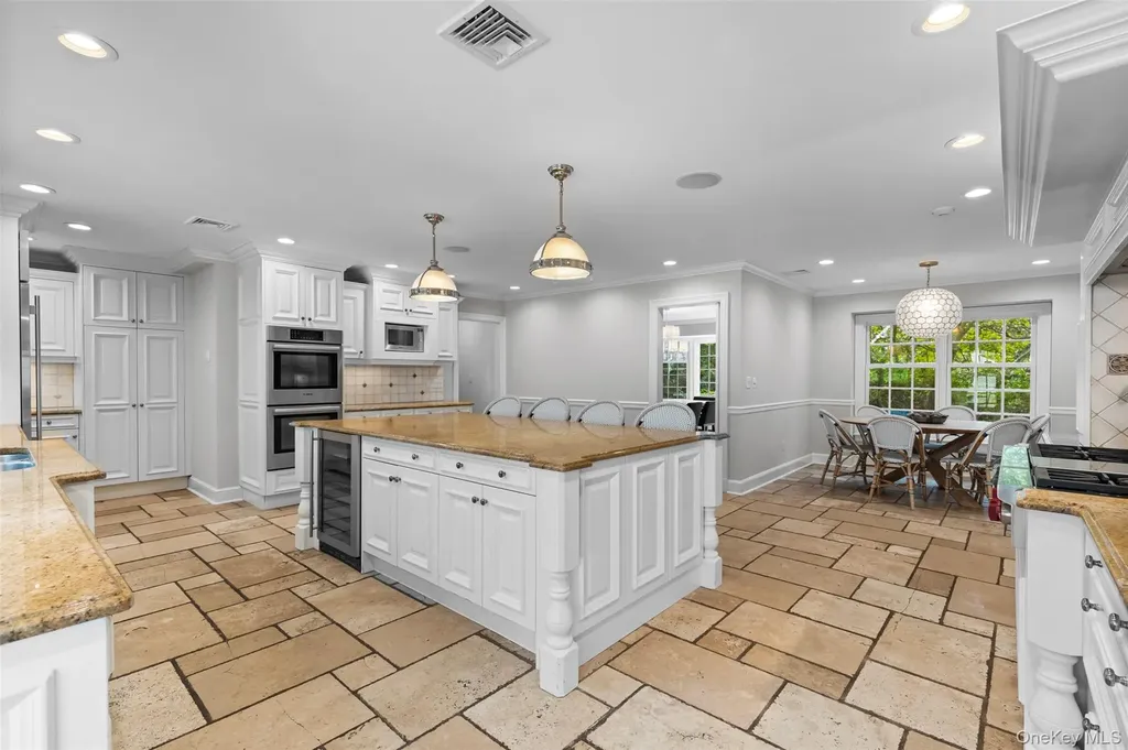3 Round Hill Place Chappaqua NY 10514