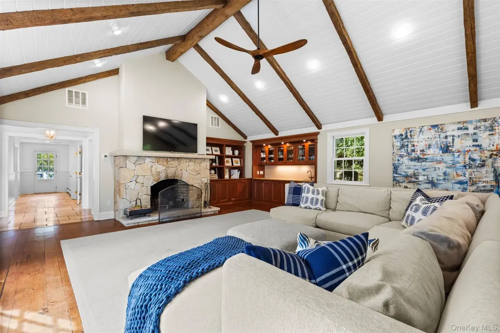 3 Round Hill Place Chappaqua NY 10514
