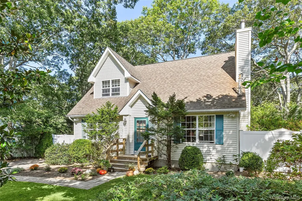 32 Atlantic Avenue Hampton Bays NY 11946